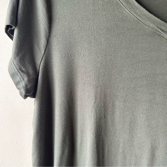 Cable & Gauge V-Neck Short Sleeve Front Pocket Tee Shirt Army Green L - Picture 4 of 6